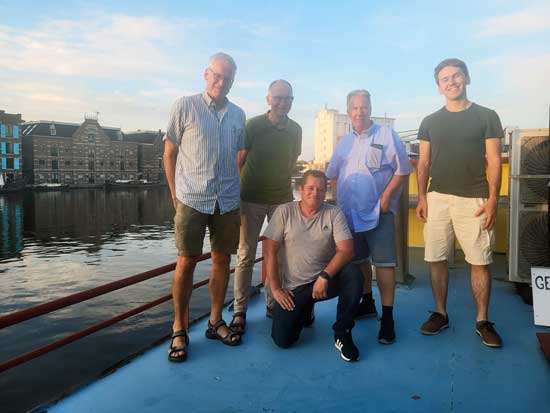 je buren
Michel, Harold, Tjalling, Ivo, Peter en Patrick